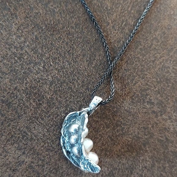 NWT Pea Pod Pendant pesrls&Silver. Handmade. Rhodium plated to avoid varnish - Picture 7 of 9